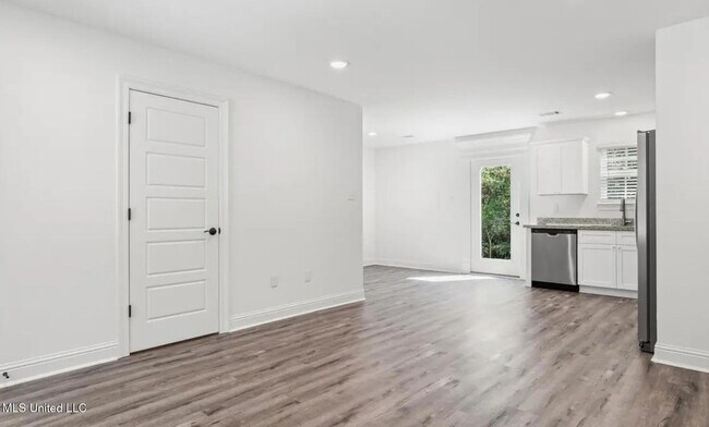 Foto del edificio - 917 Motsie Rd