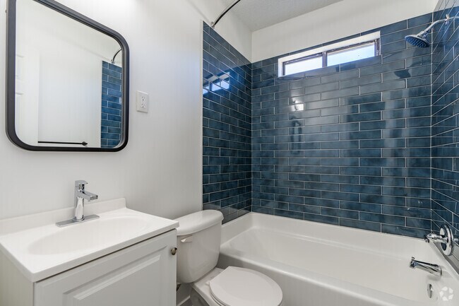 1 habitación, 1 baño, 550 pies cuadrados, baño - 1161 Poplar