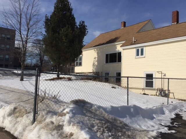 Building Photo - 65 School Street