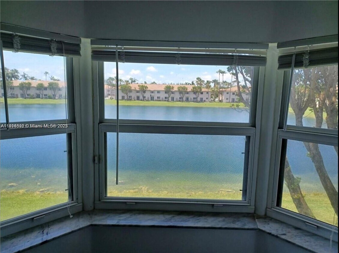 Foto principal - 1270 SE 26th St