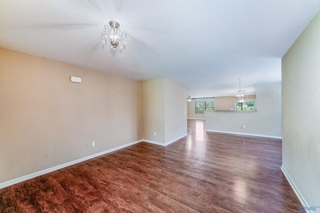 Building Photo - 220 Bermuda Lakes Dr