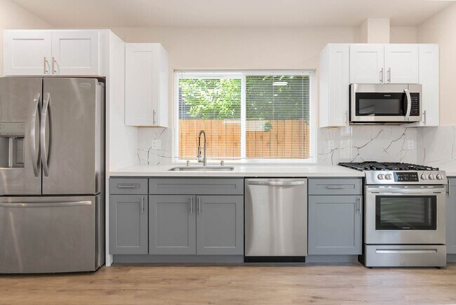 Foto del edificio - Live in the Heart of North Seattle – 2-Bedroom Home!