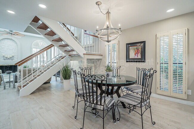 Foto del edificio - 10527 E Fanfol Ln