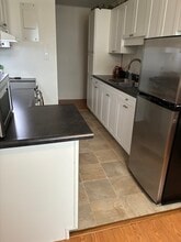 Building Photo - 37 Moira St E