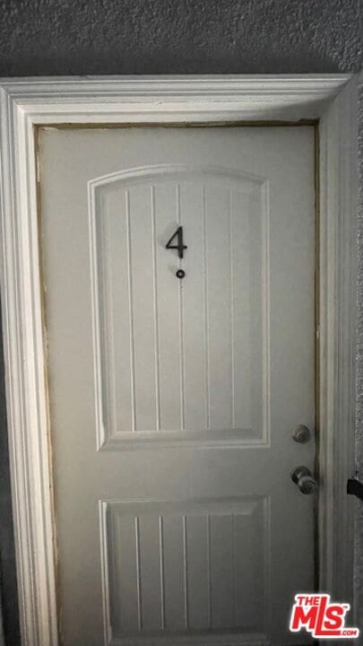 Building Photo - 639 Alexandria Ave