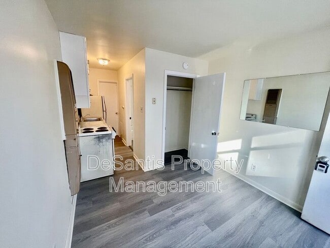 Building Photo - 1003 Basilone Dr