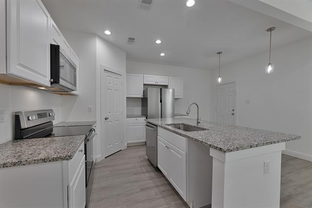 Foto del edificio - 840-842 Ryan Rd