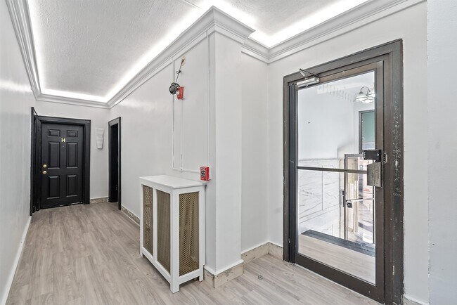 Foto del edificio - 6700 Park Ave