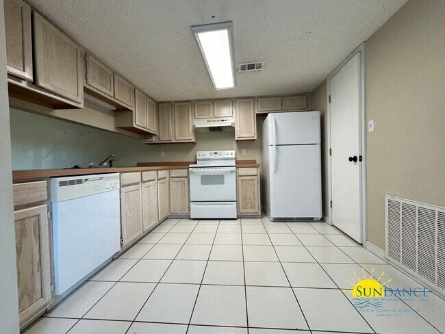 Building Photo - Great End Unit Townhouse in Downtown Fort ...
