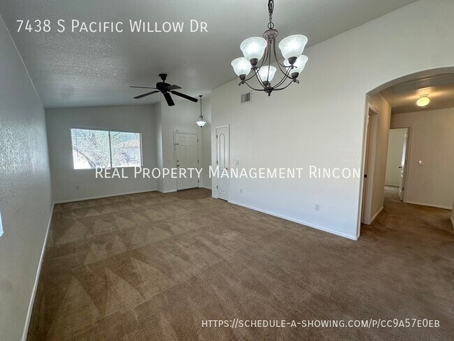 Foto del edificio - 7438 S Pacific Willow Dr