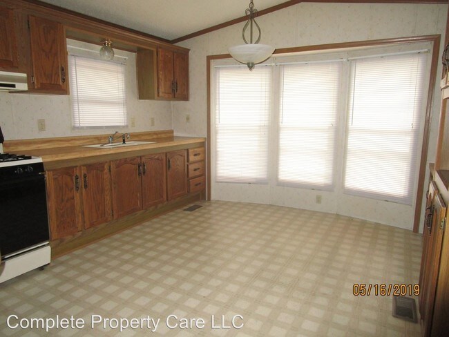 Building Photo - 2800 S Andrews Rd