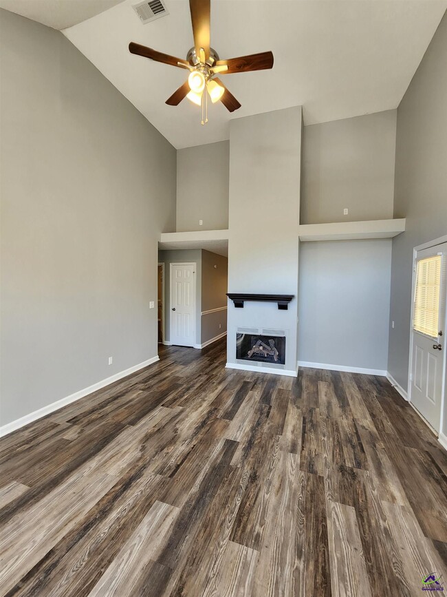 Building Photo - 201 Millside Dr