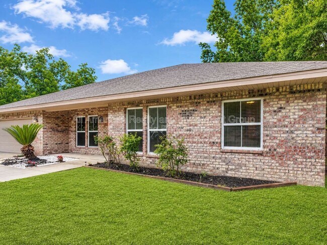 Foto del edificio - 598 Emerald Ln