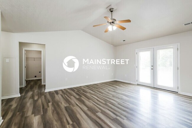 Building Photo - 3 Bedroom Pet-Friendly Home in Sellersburg, IN with Main Street Renewal
