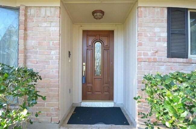 Foto del edificio - 13722 Lynnwood Ln