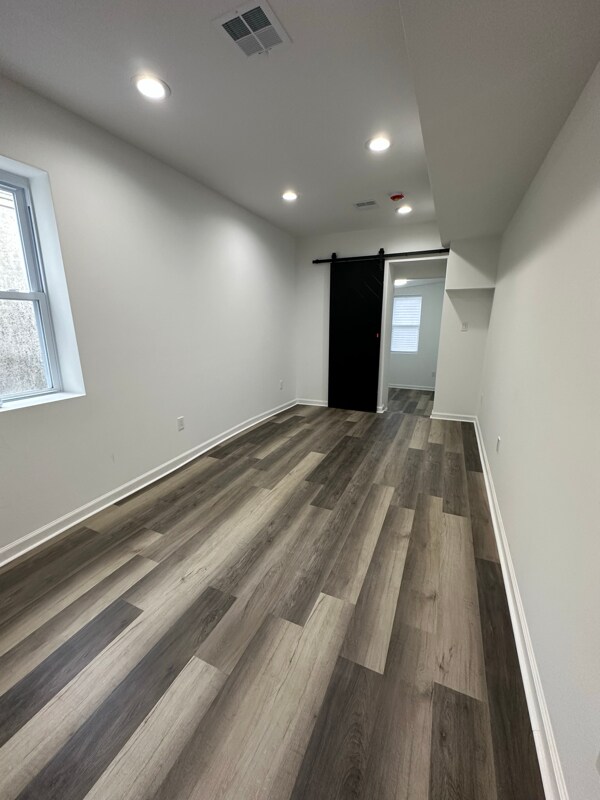 Building Photo - 5012 W Stiles St