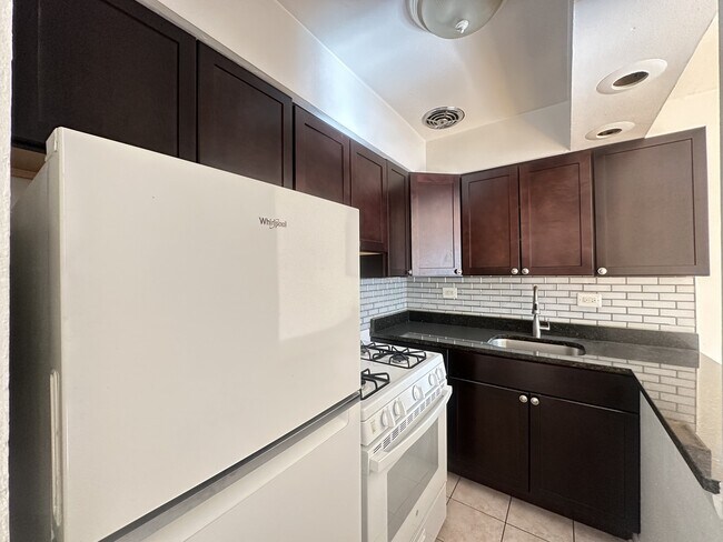 Foto del edificio - 6830 N Sheridan Rd