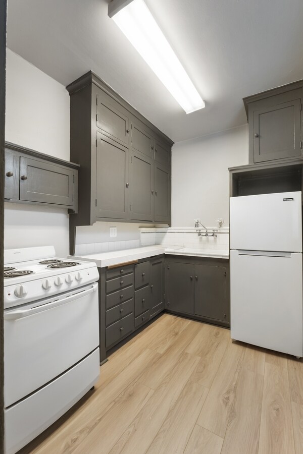 Building Photo - 16 N Broadway St