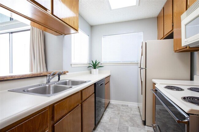 Foto del edificio - 634 Bellaire Dr