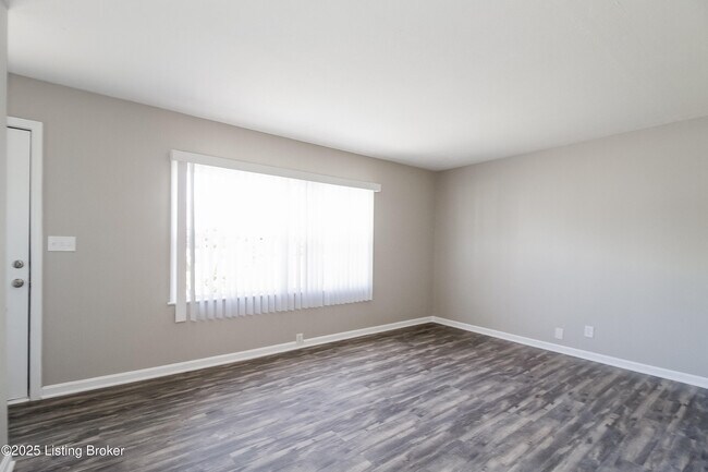 Foto del edificio - 13404 Hinchbrook Blvd