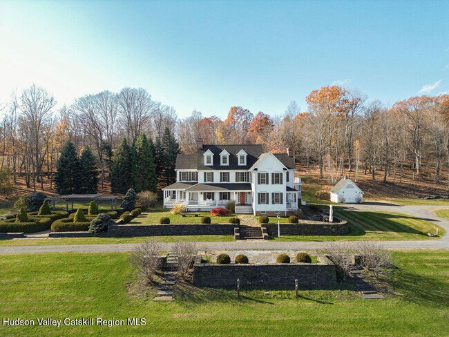 Foto del edificio - 136 Tory Hill Farm Rd