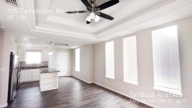 Building Photo - 705 Cathedral Hl