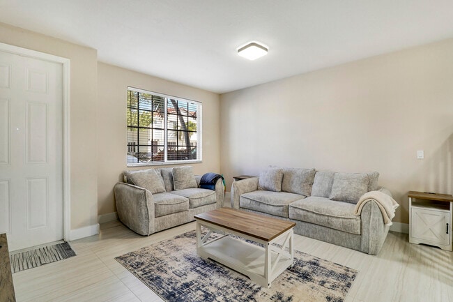 Foto del edificio - 4170 Napoli Lake Dr