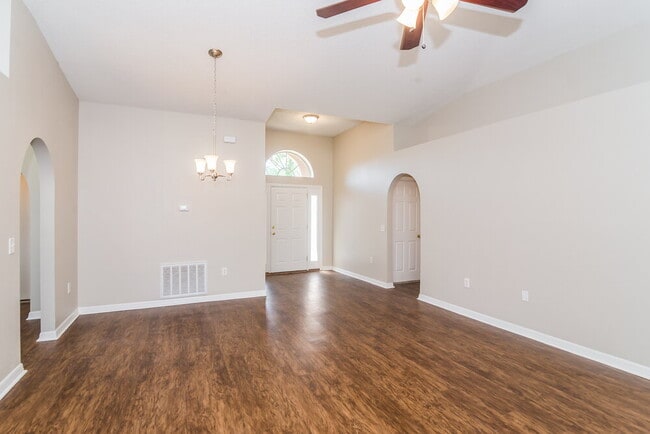 Building Photo - 9341 Thunderbolt Dr