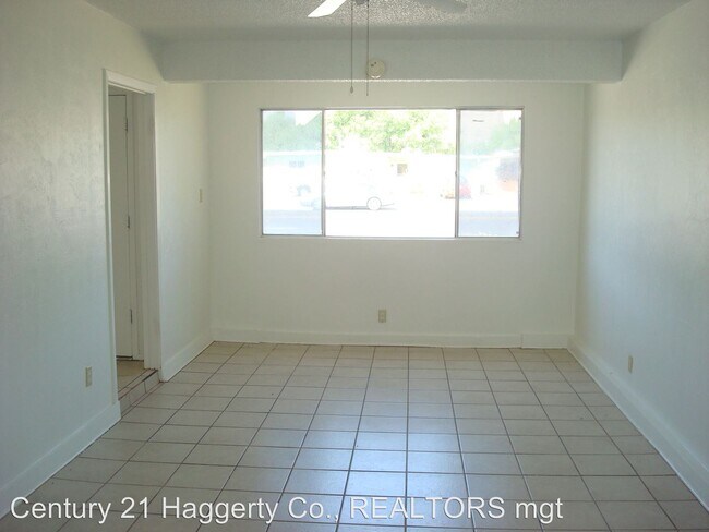 Building Photo - 3 br, 1.5 bath House - 10020 Kenworthy