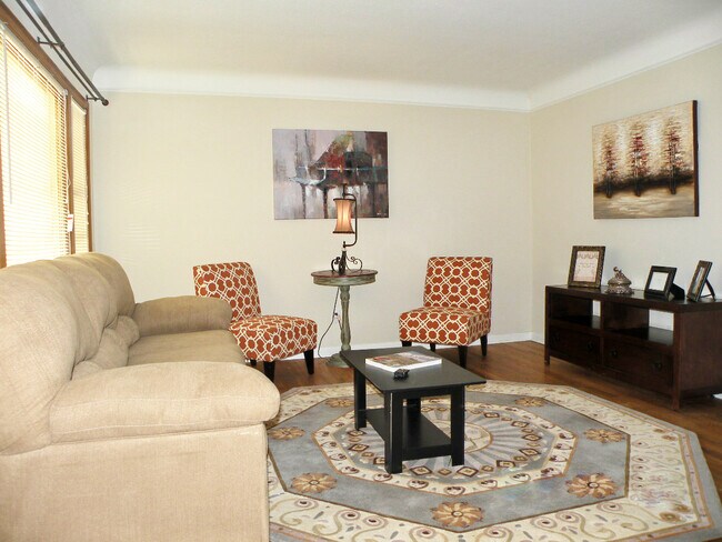 Foto del edificio - 3255 Euclid Heights Blvd