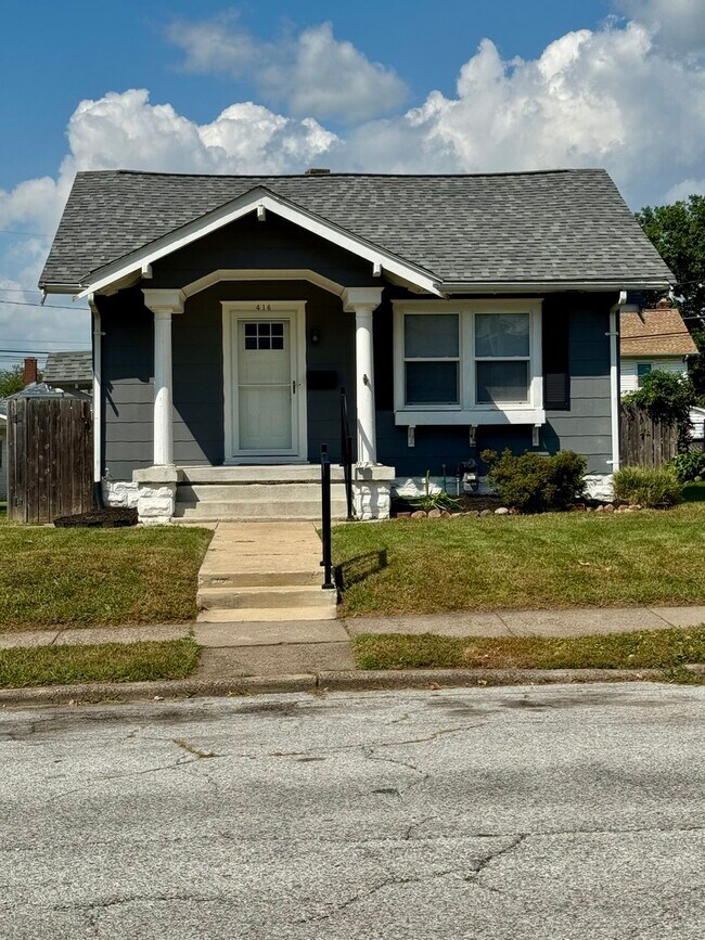Building Photo - 416 E 29th Pl