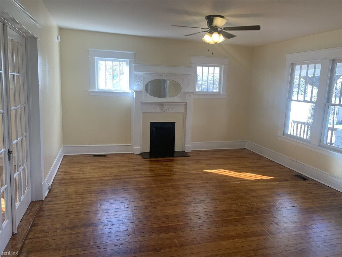 3 br, 1.5 bath Duplex 520 Everett Street A Townhome Rentals in