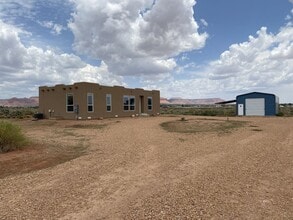 Building Photo - 2255 S Hopi Dr
