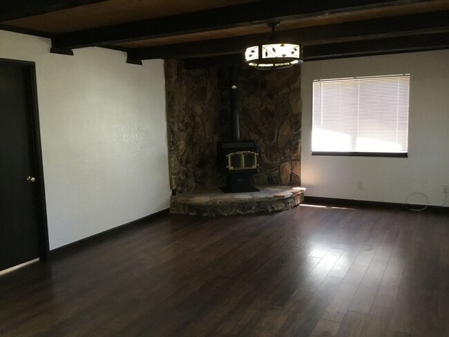 Building Photo - Beautiful 2 Bedroom  Cabin in Sugarloaf