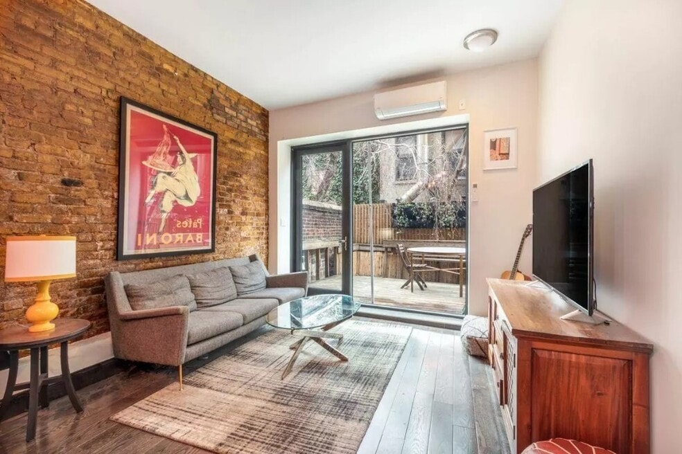 167 Mott St