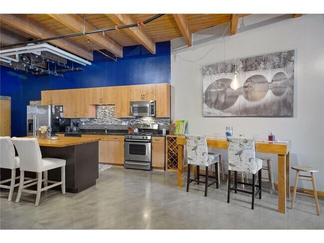 Building Photo - 404 N Washington Ave