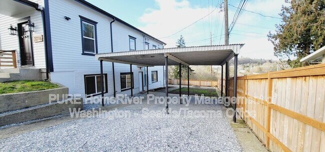 Foto del edificio - 3216 E Roosevelt Ave