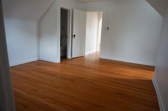 Foto del edificio - 6121 N College Ave