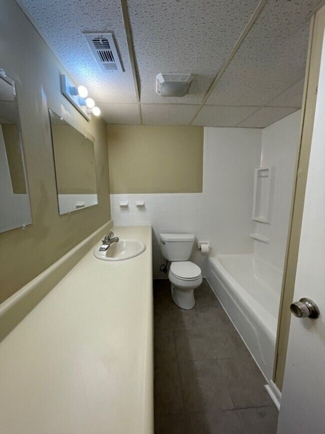 Foto del edificio - 518 Rhodwin Ave