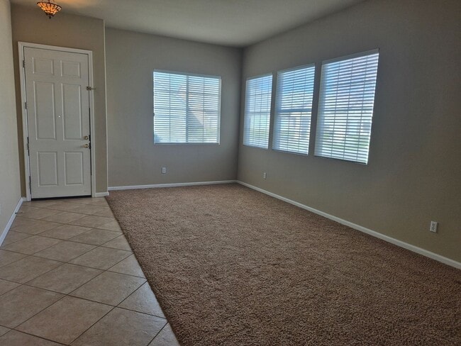 Building Photo - 4 Bedroom 2 Bath home in Natomas