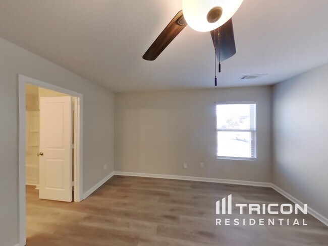 Foto del edificio - 2362 Clapton Ct