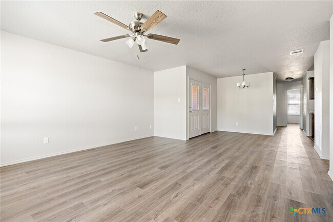 Foto del edificio - 103 Lost Trl