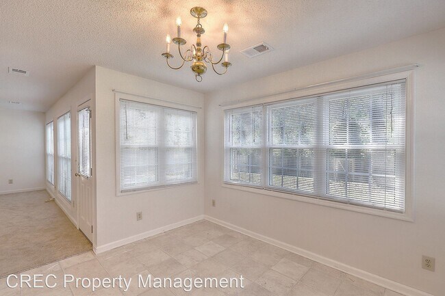 Foto del edificio - 3 br, 2.5 bath House - 8246 Longridge Road