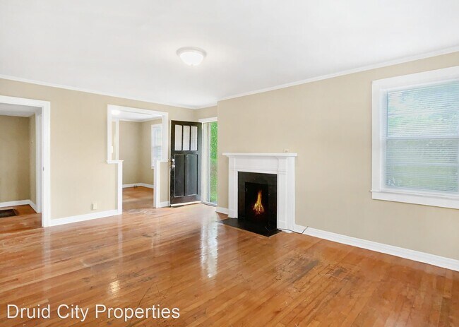 Building Photo - 2 br, 1 bath House - 2204 Main Avenue