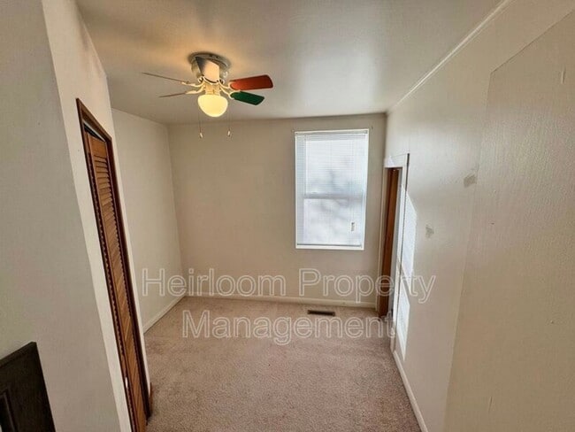 Building Photo - AVAILABLE AUGUST 1st   - 2 Bed 1 Bath Located In Superior WI w/ Bonus Space
