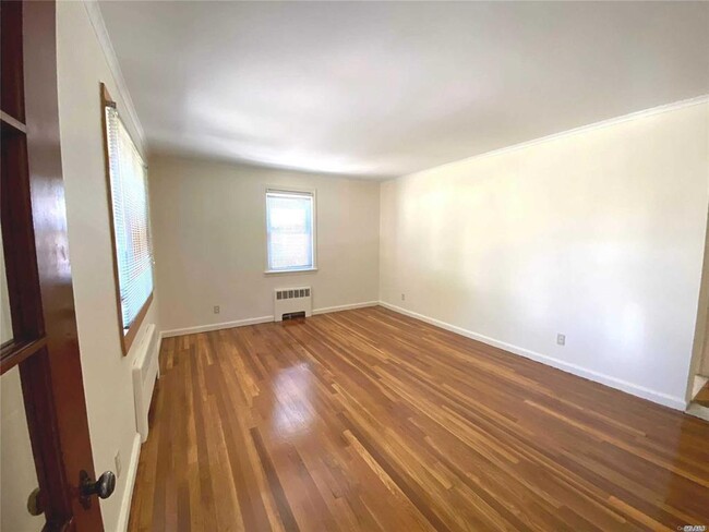 Foto del edificio - 82-22 258th St