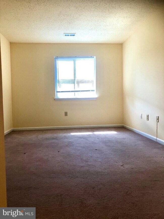 Building Photo - 2554 Fox Ridge Ct