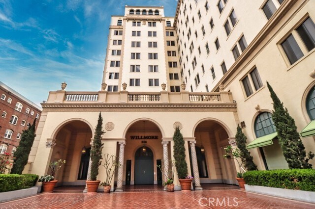 Foto principal - 315 W 3rd St