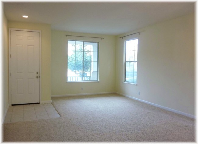 Building Photo - 840 Pitkin Loop