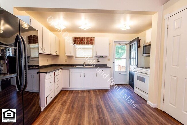 Foto del edificio - 708 E 9th St